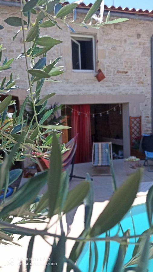 Apartament Belle Chambre D'Hote Pour 2 A 4 Personnes Chef-Boutonne Zewnętrze zdjęcie