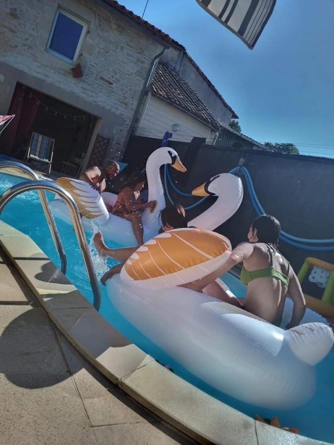 Apartament Belle Chambre D'Hote Pour 2 A 4 Personnes Chef-Boutonne Zewnętrze zdjęcie
